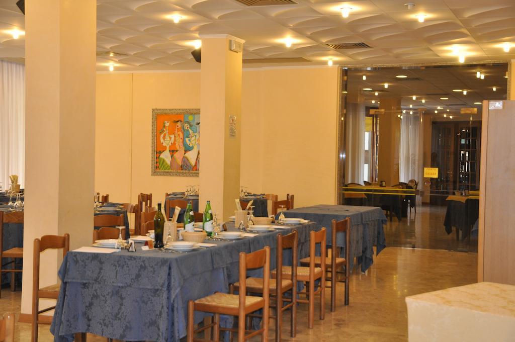 Hotel Terme Di San Vittore Genga  Bagian luar foto