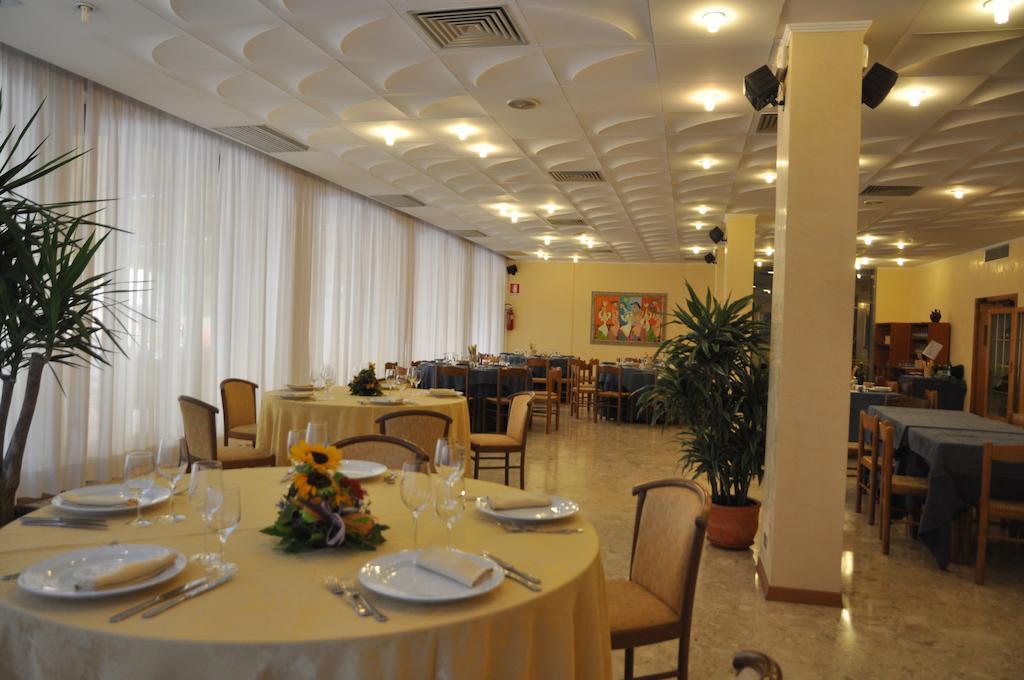 Hotel Terme Di San Vittore Genga  Bagian luar foto