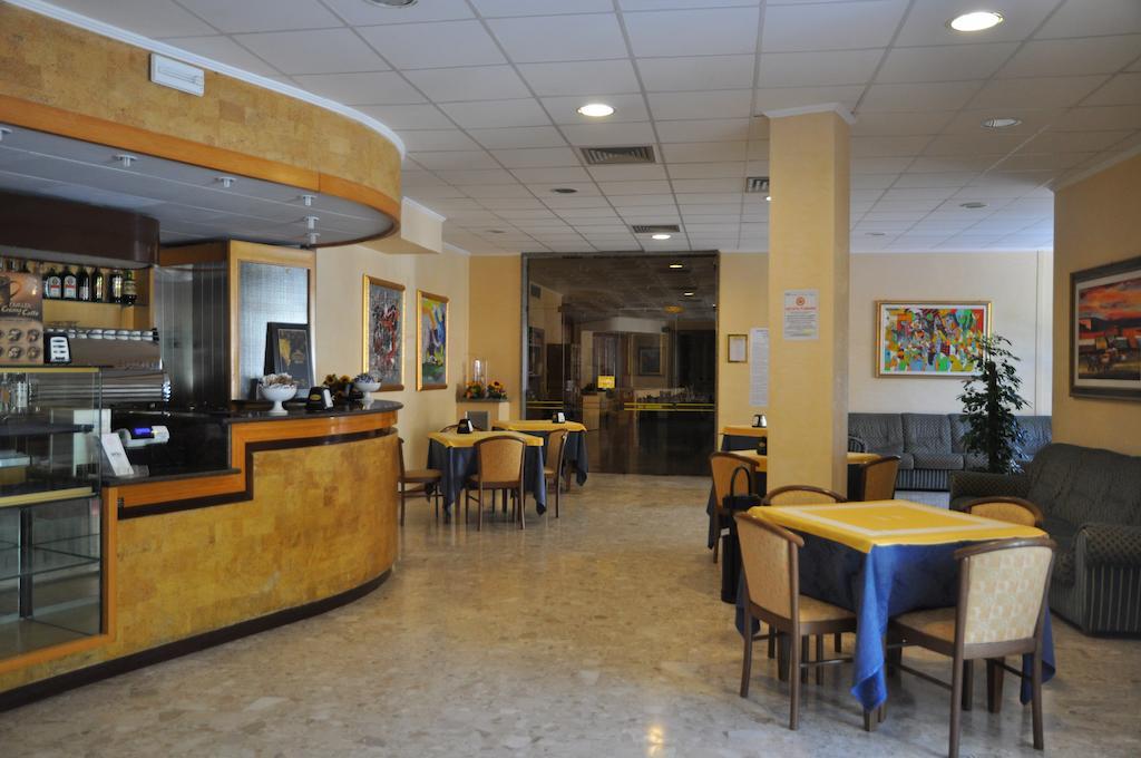 Hotel Terme Di San Vittore Genga  Bagian luar foto