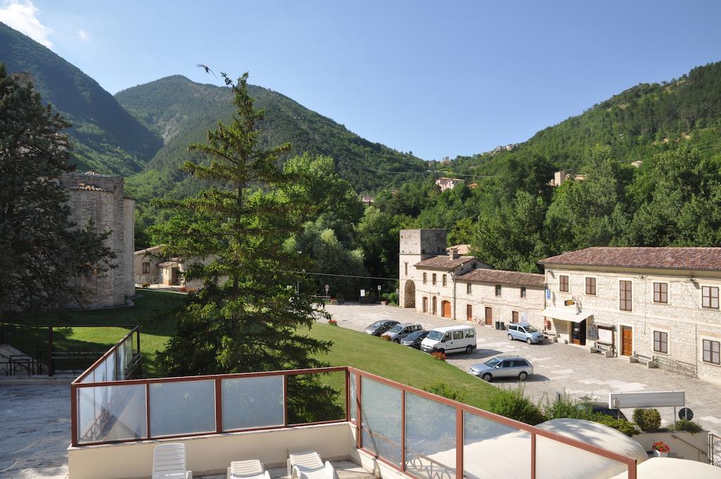 Hotel Terme Di San Vittore Genga  Bagian luar foto