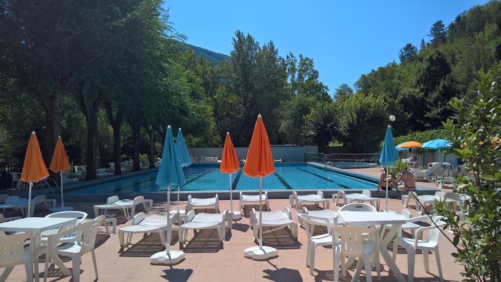 Hotel Terme Di San Vittore Genga  Bagian luar foto
