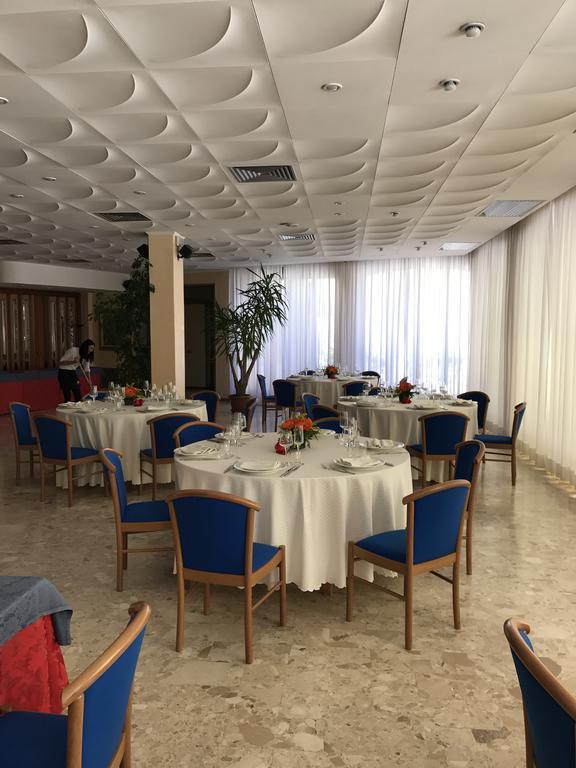 Hotel Terme Di San Vittore Genga  Bagian luar foto