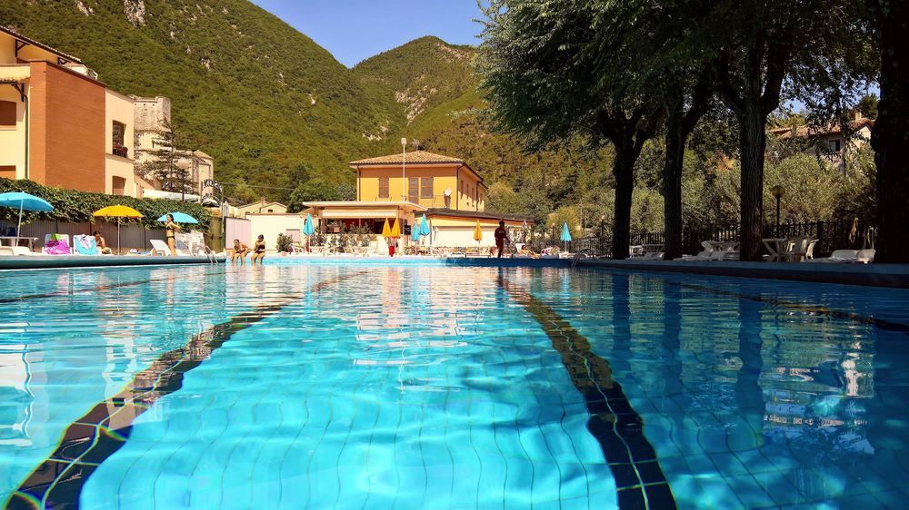 Hotel Terme Di San Vittore Genga  Bagian luar foto